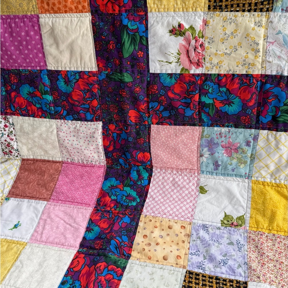 Handmade cross patchwork quilt - Picture 2 of 8